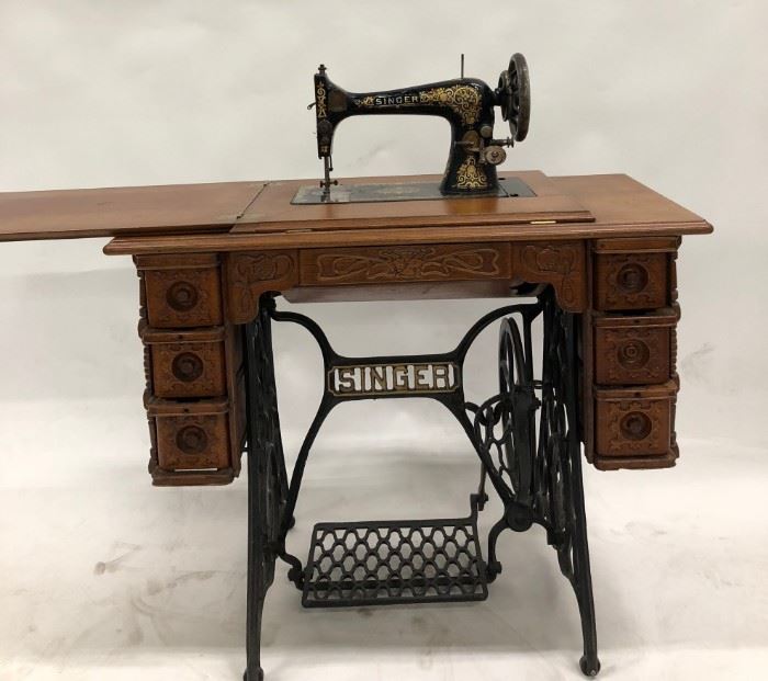 1902 Antique Singer   https://ctbids.com/#!/description/share/54235