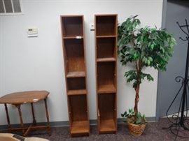 2 shelf units
