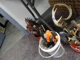 5 cans screwdrivers and tools