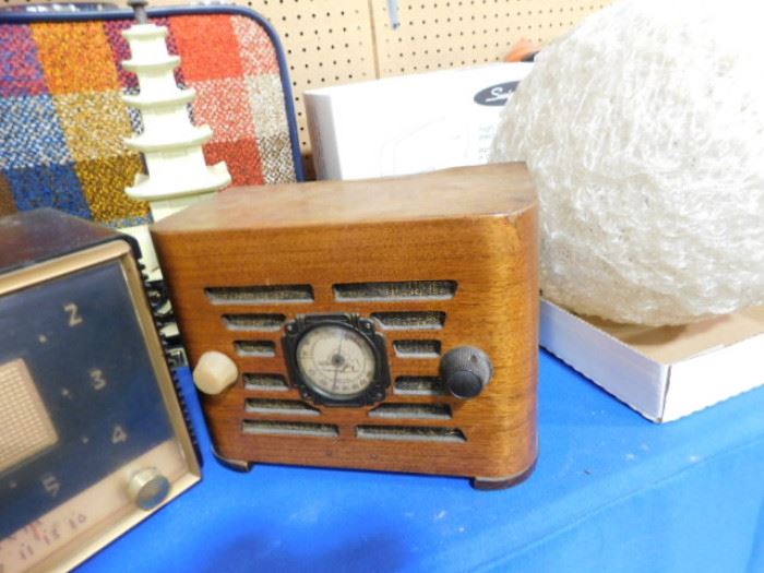 Antique AM radio