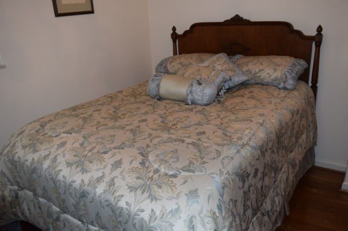 Antique Full Size Bed with new mattress