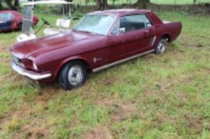 1966 FORD MUSTANG MAROON