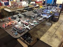 Tons of Gemini Jets, Dragon, Corgi and other scale die cast planes.  These are open box, There are at least 400 of these in the box!