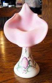 Fenton Glass Messenger 1988 Burmese Rose Jack In The Pulpit # 2012 Hand Painted Signed By Artist, 11" Tall