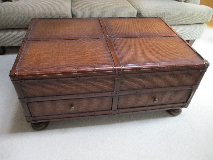 STORAGE COFFEE TABLE