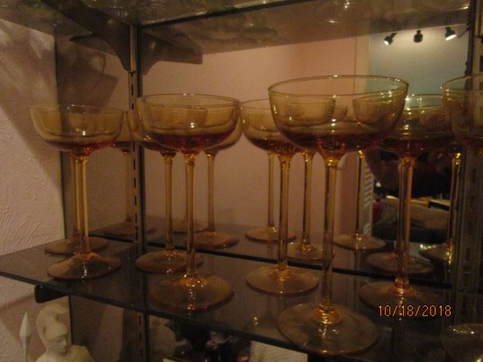 Set of 10 wine glasses.