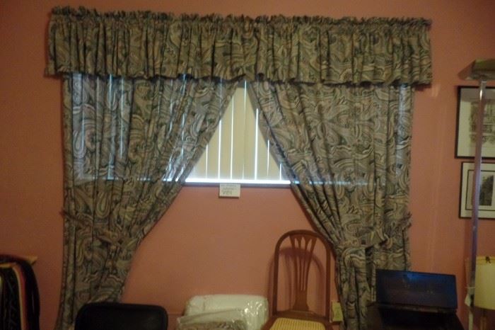 Drapes with matching quilt