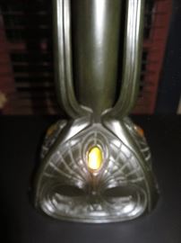TORCHIERE TIFFANY STYLE TABLE LAMP
(detail of base)