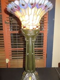 TORCHIERE TIFFANY STYLE TABLE LAMP
