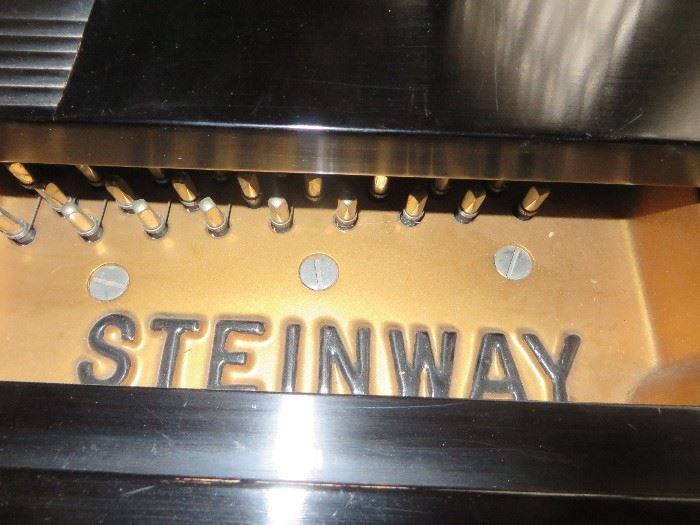 STEINWAY MODEL L EBONY SATIN
PLAYBACK & RECORD PIANO DISC SYSTEM