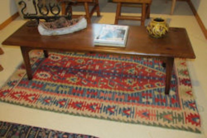 coffee table rug