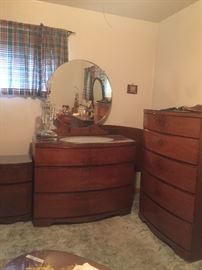 bedroom furniture . great for upcycle or ready to use. Full size bed