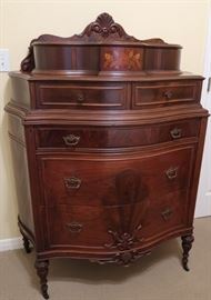 Sligh Furniture Co. French style chest of drawers - very good condition
