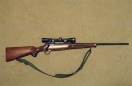 Winchester Model 70 Classic Featherweight bolt action rifle, .270 Win. Cal., Leupold Vari X-III 2.5-8X scope, 22" bbl                                                                                                                            Inv. # 55