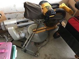 DEWALT DW708 12" SLIDING COMPOUND MITER SAW