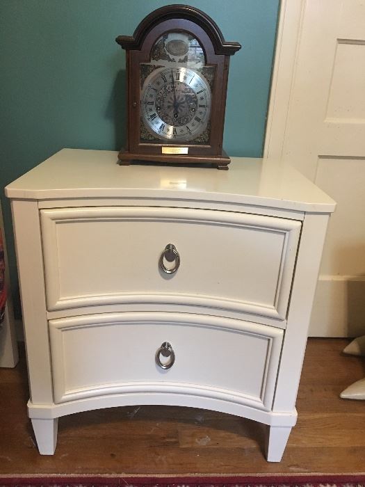 Like new night stand