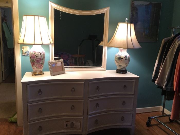 Like new dresser and mirror