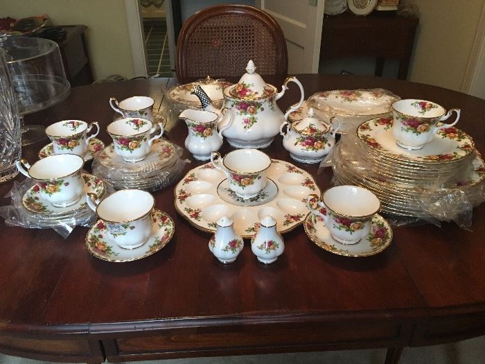 Entire Royal Albert "Old Country Rose" fine china