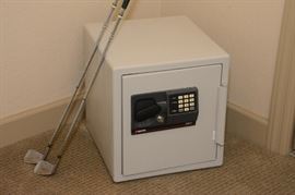 Golfers lived in this home.