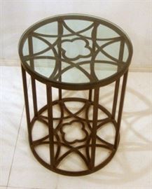 $124.50- End Table Black Matte Iron/Glass Top: 24" round 25.5" high