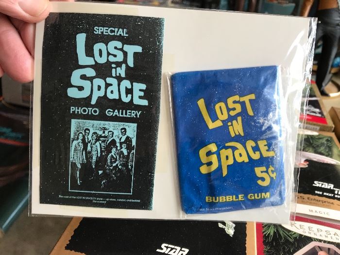 Lost in Space bubble gum with gum