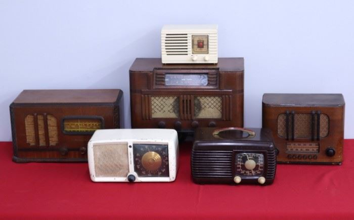 Vintage Radios in Ring II at 6:30