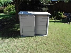 Rubbermaid Storage Unit