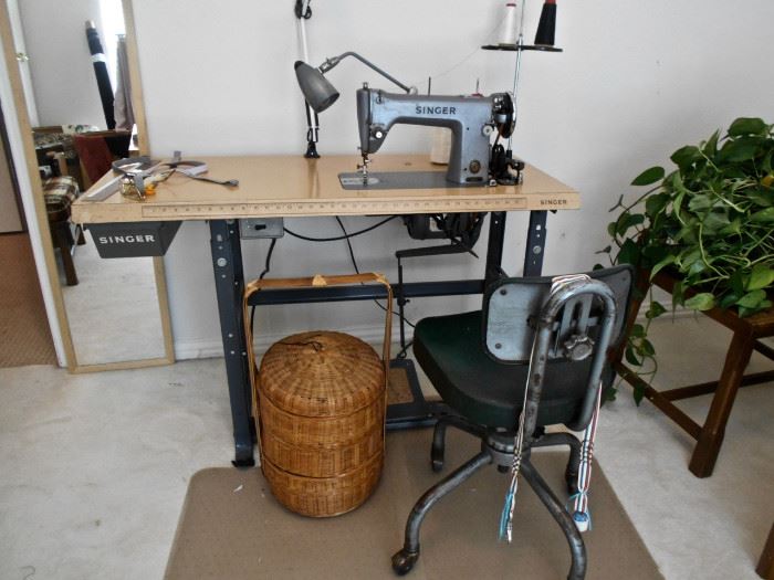 Singer Industrial Sewing Machine with Table