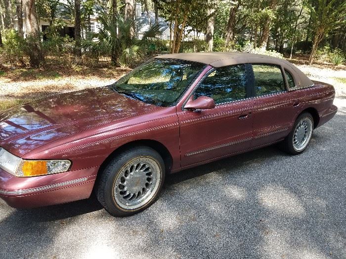 1995 Lincoln W/ 39,000 miles