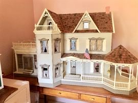 vintage dollhouse