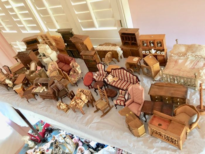 Miniatures Dollhouse Furniture