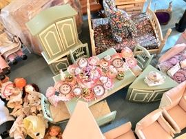 Miniature Dollhouse Furniture