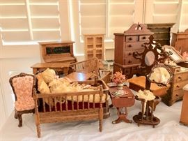 Miniature Dollhouse Furniture