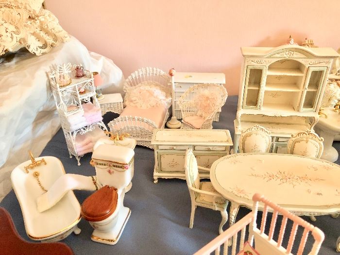 Miniature Dollhouse Furniture