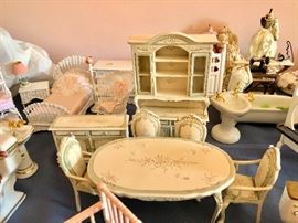 Miniature Dollhouse Furniture