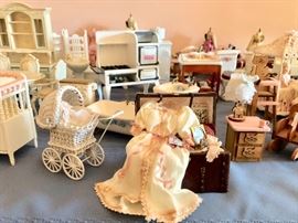 Miniature Dollhouse Furniture