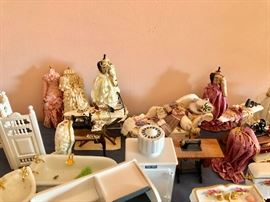 Miniature Dollhouse Furniture