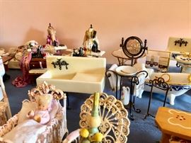 Miniature Dollhouse Furniture