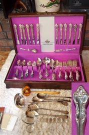 International Deepsilver "Orleans" 70+ pcs silver-plate flatware
