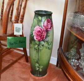 beautiful large Tressemann & Vogt (T&V) Limoges France hand painted & signed vase