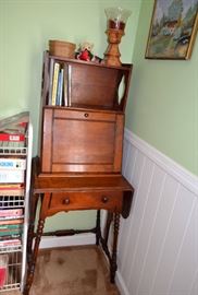 drop-front lady's desk