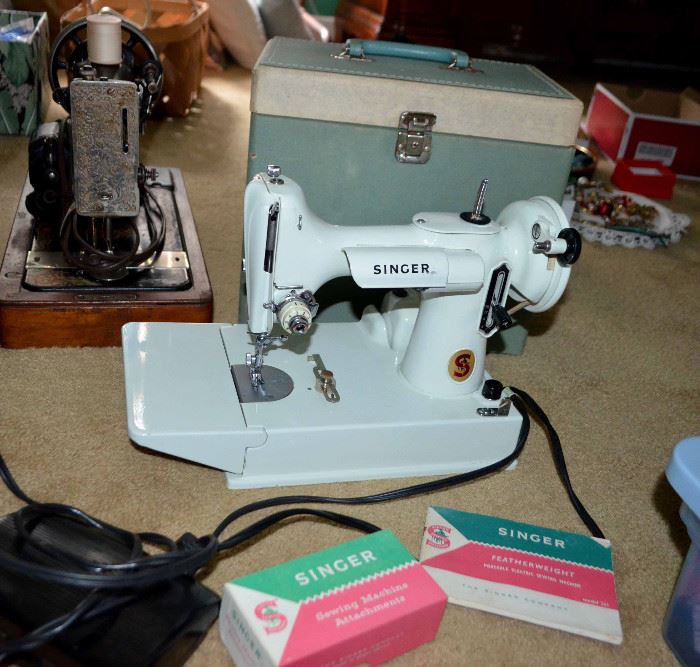 Singer Featherweight 221 sewing machine