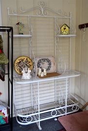 great garden / baker's rack
