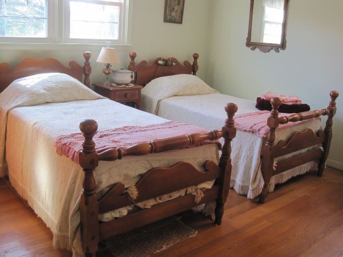 twin beds