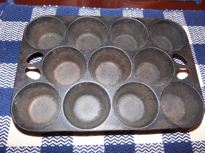 Griswold cast iron muffin baker