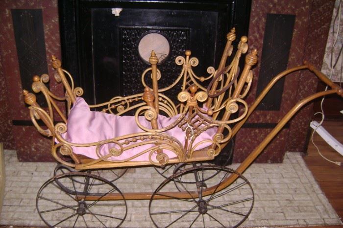VICTORIAN WICKER DOLL BUGGY