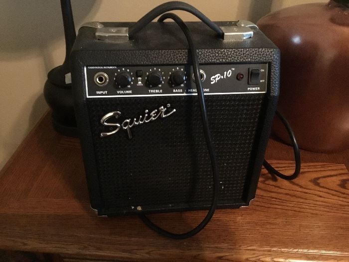 Squier amp for electric guitar