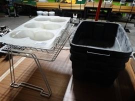 Bus tubs metal racks