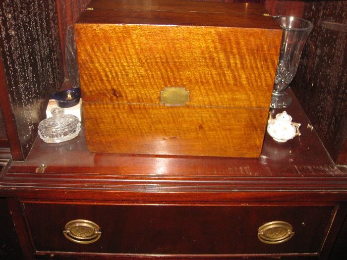 portable wooden desk
