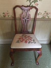 Set of 6 dining room chairs.